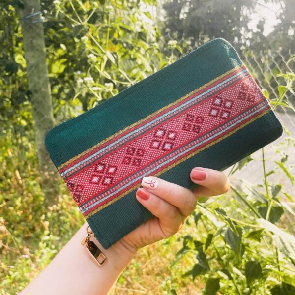 Ví cầm tay thổ Cẩm H’rê3